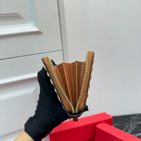 超激安ブランド財布偽物着用イメージ